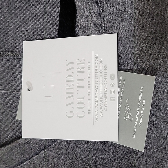 NWT sweatshirt - Picture 3 of 5